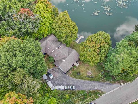 Tiny photo for 21290 W Sylvan Drive S, Mundelein, IL 60060 (MLS # 12482106)