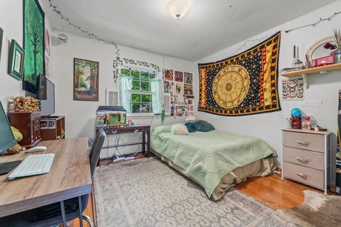 Tiny photo for 21290 W Sylvan Drive S, Mundelein, IL 60060 (MLS # 12482106)