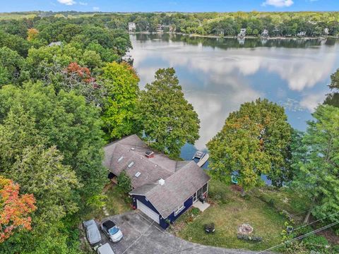 Tiny photo for 21290 W Sylvan Drive S, Mundelein, IL 60060 (MLS # 12482106)