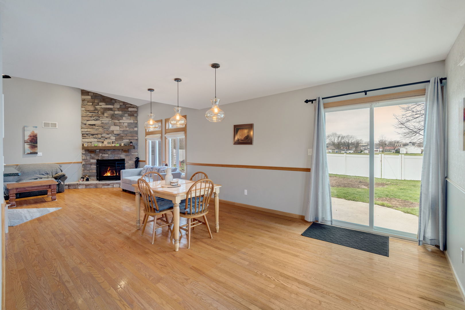 125 N Hamilton Drive