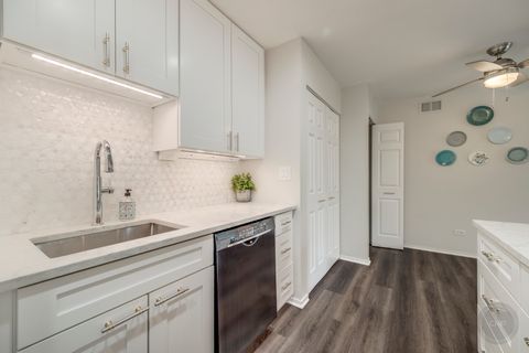 Tiny photo for 1140 64th Street #6, La Grange Highlands, IL 60525 (MLS # 12480989)