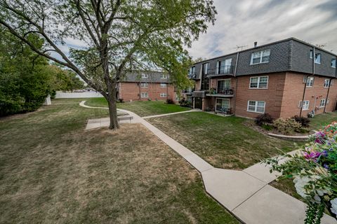 Tiny photo for 1140 64th Street #6, La Grange Highlands, IL 60525 (MLS # 12480989)