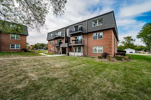 Tiny photo for 1140 64th Street #6, La Grange Highlands, IL 60525 (MLS # 12480989)