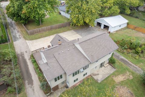 Tiny photo for 2110 A-B State Route 31 Route, Oswego, IL 60543 (MLS # 12634234)