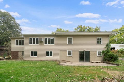 Tiny photo for 2110 A-B State Route 31 Route, Oswego, IL 60543 (MLS # 12634234)