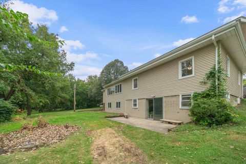 Tiny photo for 2110 A-B State Route 31 Route, Oswego, IL 60543 (MLS # 12634234)