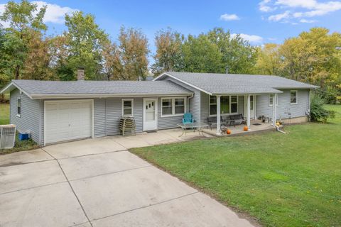 Tiny photo for 2110 A-B State Route 31 Route, Oswego, IL 60543 (MLS # 12634234)