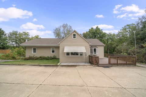 Photo of 2110 A-B State Route 31 Route, Oswego, IL 60543 (MLS # 12634234)