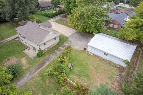 Tiny photo for 2110 A-B State Route 31 Route, Oswego, IL 60543 (MLS # 12634234)