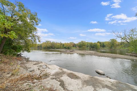 Tiny photo for 2110 A-B State Route 31 Route, Oswego, IL 60543 (MLS # 12634234)