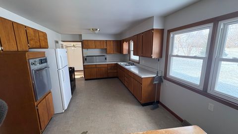 Tiny photo for 2110 A-B State Route 31 Route, Oswego, IL 60543 (MLS # 12634234)