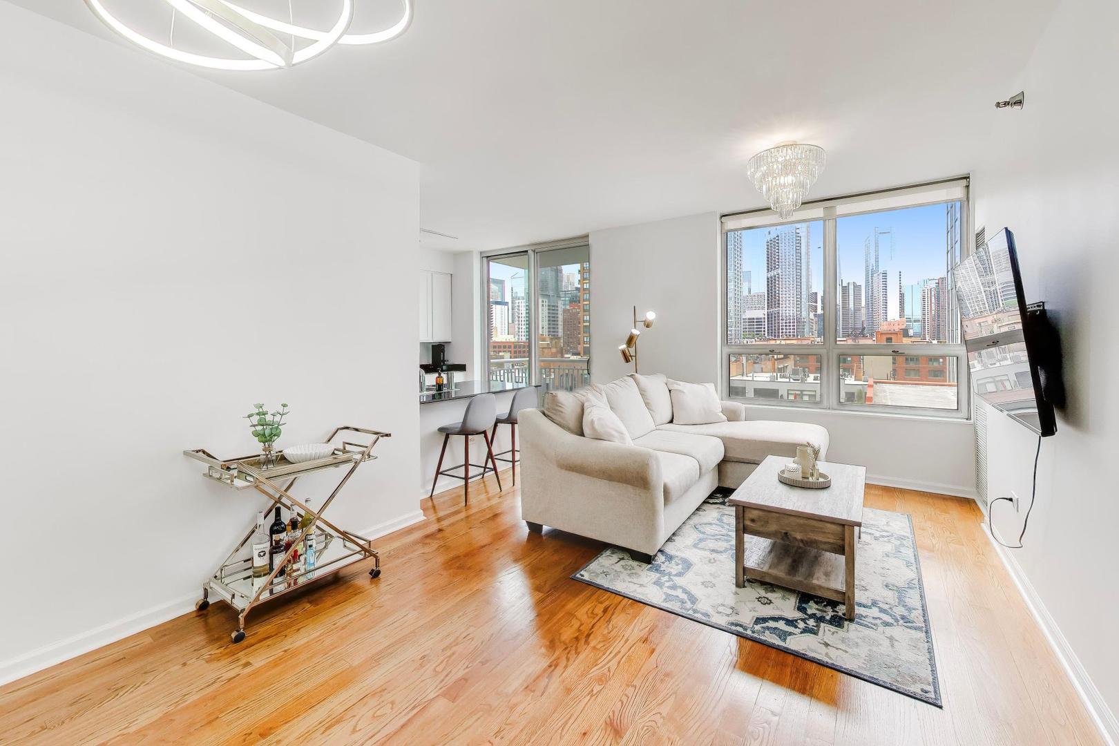421 W Huron Street 1006