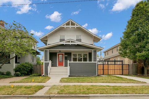 4036 W Warwick Avenue Chicago IL 60641