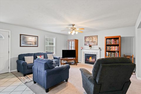 Tiny photo for 1303 Montgomery Street, Urbana, IL 61802 (MLS # 12575338)