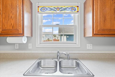 Tiny photo for 1303 Montgomery Street, Urbana, IL 61802 (MLS # 12575338)