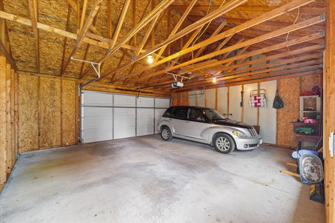 Tiny photo for 1303 Montgomery Street, Urbana, IL 61802 (MLS # 12575338)