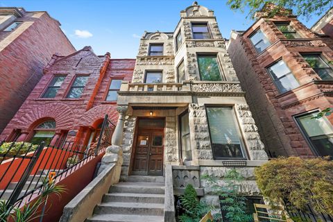 Photo of 734 W BRIAR Place #3, Chicago, IL 60657 (MLS # 12486701)