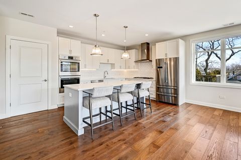 Tiny photo for 4441 Wolf Road #206, Western Springs, IL 60558 (MLS # 12590158)