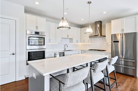 Tiny photo for 4441 Wolf Road #206, Western Springs, IL 60558 (MLS # 12590158)