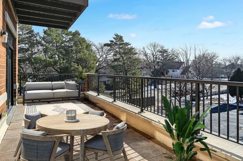 Tiny photo for 4441 Wolf Road #206, Western Springs, IL 60558 (MLS # 12590158)