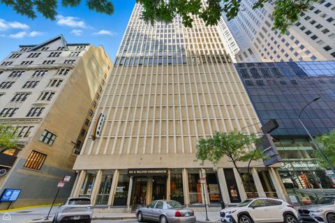 Photo of 100 E Walton Place #10C, Chicago, IL 60611 (MLS # 12500322)