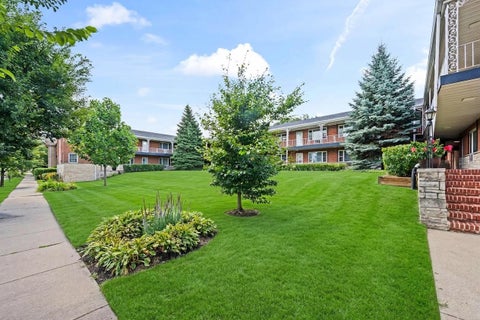Tiny photo for 1445 W Touhy Avenue #9A, Park Ridge, IL 60068 (MLS # 12730300)