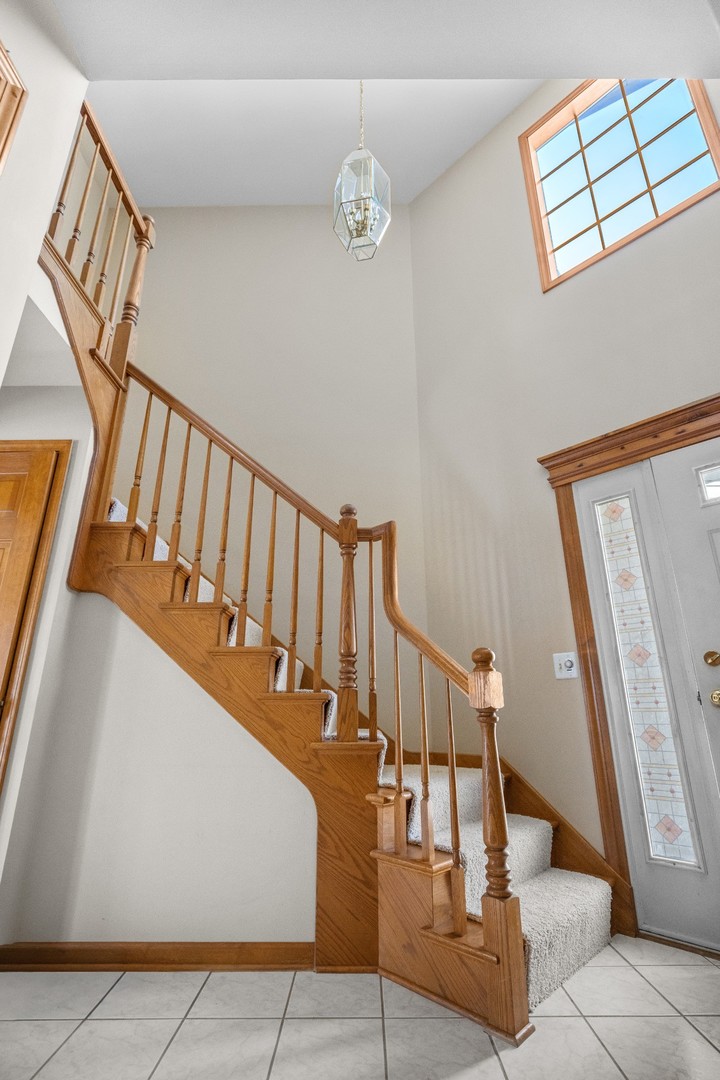 27W225 Ash Court
