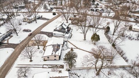 Tiny photo for 15530 W Wildwood Court, Libertyville, IL 60048 (MLS # 12531911)