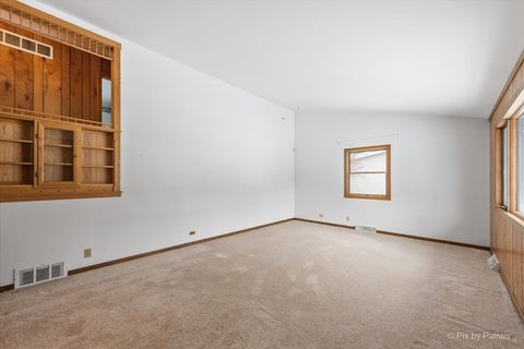 Tiny photo for 15530 W Wildwood Court, Libertyville, IL 60048 (MLS # 12531911)