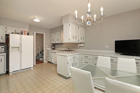 Tiny photo for 2811 Cherry Lane, Northbrook, IL 60062 (MLS # 12605817)