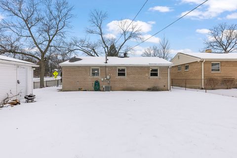 Tiny photo for 5441 Benton Avenue, Downers Grove, IL 60515 (MLS # 12557636)