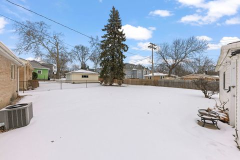 Tiny photo for 5441 Benton Avenue, Downers Grove, IL 60515 (MLS # 12557636)