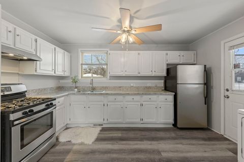 Tiny photo for 5441 Benton Avenue, Downers Grove, IL 60515 (MLS # 12557636)