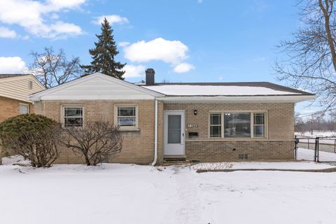 Tiny photo for 5441 Benton Avenue, Downers Grove, IL 60515 (MLS # 12557636)