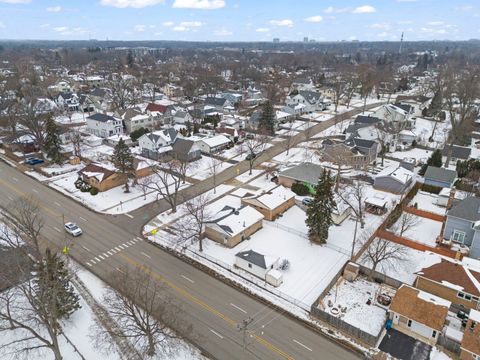 Tiny photo for 5441 Benton Avenue, Downers Grove, IL 60515 (MLS # 12557636)