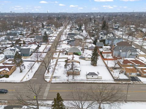 Tiny photo for 5441 Benton Avenue, Downers Grove, IL 60515 (MLS # 12557636)