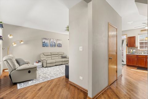 Tiny photo for 18608 W Point Drive, Tinley Park, IL 60477 (MLS # 12607955)