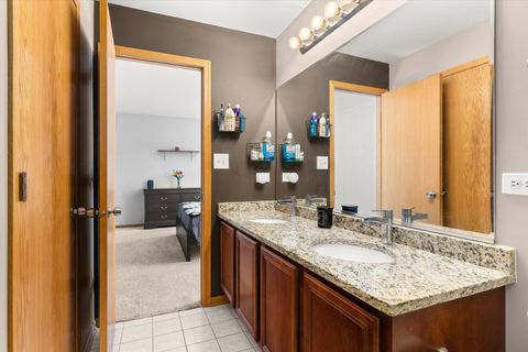 Tiny photo for 18608 W Point Drive, Tinley Park, IL 60477 (MLS # 12607955)