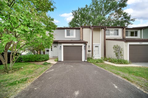 Photo of 705 Clearwater Court, Wheeling, IL 60090 (MLS # 12789792)