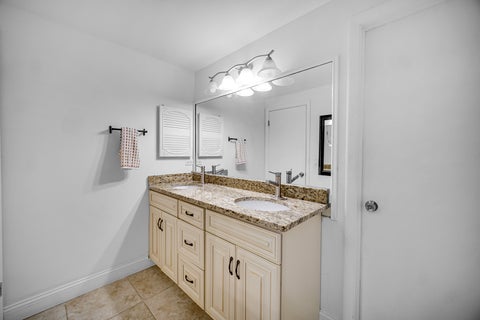 Tiny photo for 705 Clearwater Court, Wheeling, IL 60090 (MLS # 12789792)