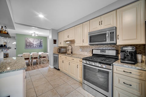 Tiny photo for 705 Clearwater Court, Wheeling, IL 60090 (MLS # 12789792)