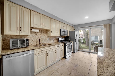 Tiny photo for 705 Clearwater Court, Wheeling, IL 60090 (MLS # 12789792)