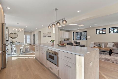 Tiny photo for 415 N Haddow Avenue, Arlington Heights, IL 60004 (MLS # 12557088)