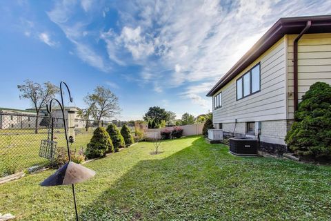 Tiny photo for 10524 Camelot Street, Westchester, IL 60154 (MLS # 12457163)