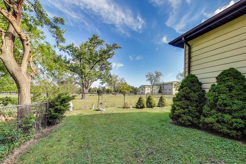 Tiny photo for 10524 Camelot Street, Westchester, IL 60154 (MLS # 12457163)