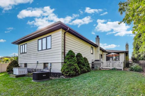 Tiny photo for 10524 Camelot Street, Westchester, IL 60154 (MLS # 12457163)