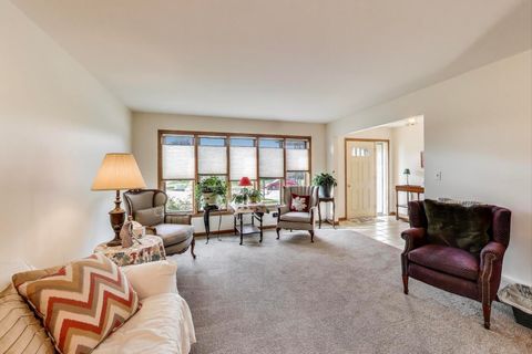 Tiny photo for 10524 Camelot Street, Westchester, IL 60154 (MLS # 12457163)