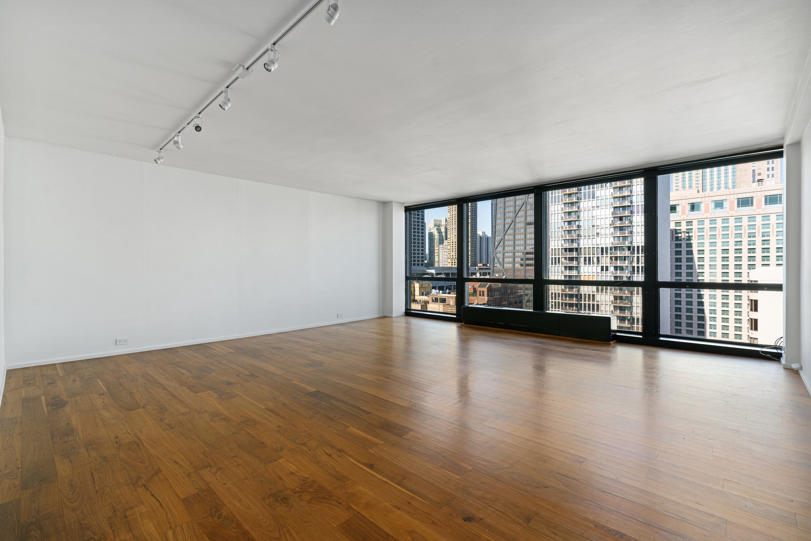 910 N LAKE SHORE Drive 2418