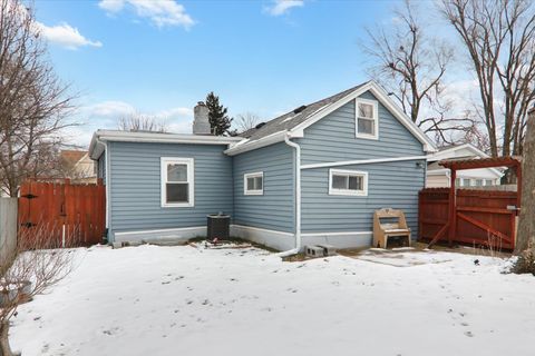 Tiny photo for 1212 N Madison Street, Bloomington, IL 61701 (MLS # 12511173)