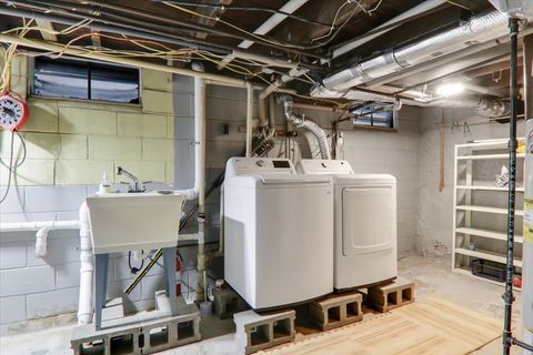 Tiny photo for 1212 N Madison Street, Bloomington, IL 61701 (MLS # 12511173)